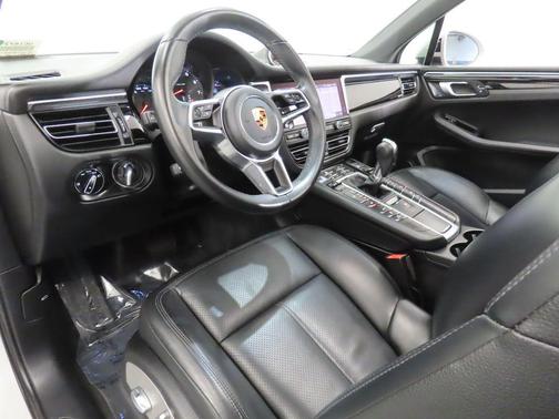 2021 Porsche Macan 