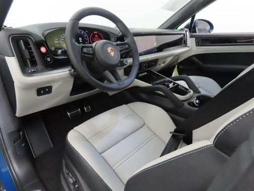 Montego Blue Metallic 2026 Porsche Cayenne S
