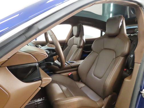 2021 Porsche Taycan Turbo