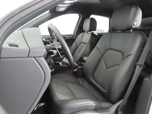 2024 Porsche Macan 