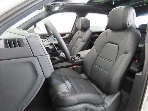 Chalk 2026 Porsche Cayenne Base