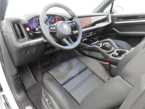 Chalk 2026 Porsche Cayenne Base