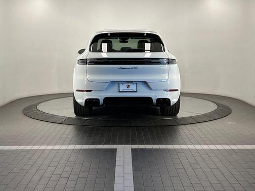 2026 Porsche Cayenne GTS