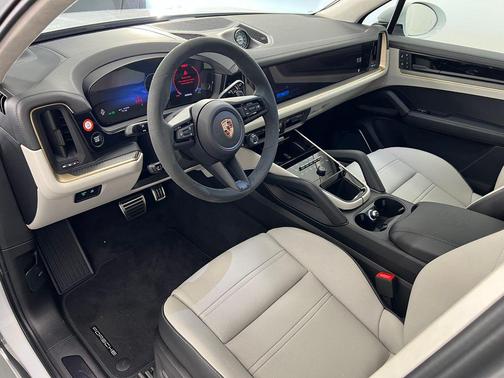 2026 Porsche Cayenne GTS