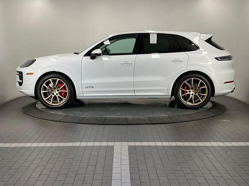 2026 Porsche Cayenne GTS
