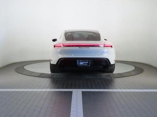 2022 Porsche Taycan GTS