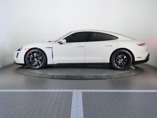 2022 Porsche Taycan GTS