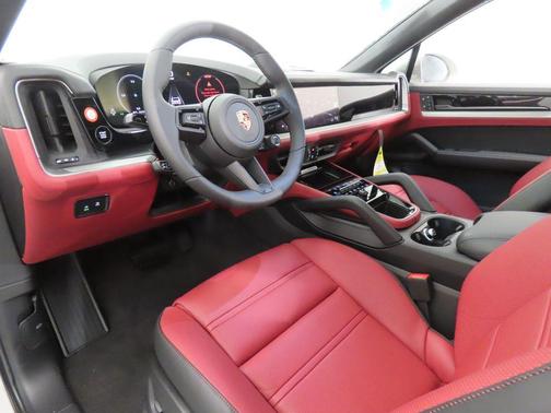 2026 Porsche Cayenne AWD