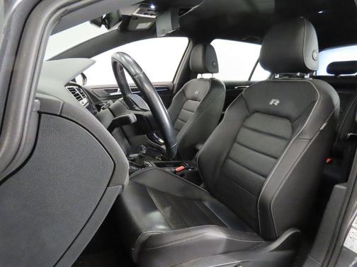 2019 Volkswagen Golf R 2.0T w/DCC & Navigation