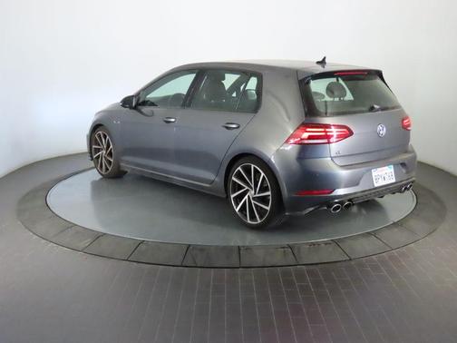 2019 Volkswagen Golf R 2.0T w/DCC & Navigation