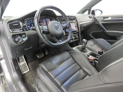 2019 Volkswagen Golf R 2.0T w/DCC & Navigation