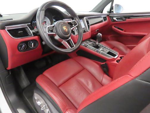 2015 Porsche Macan S