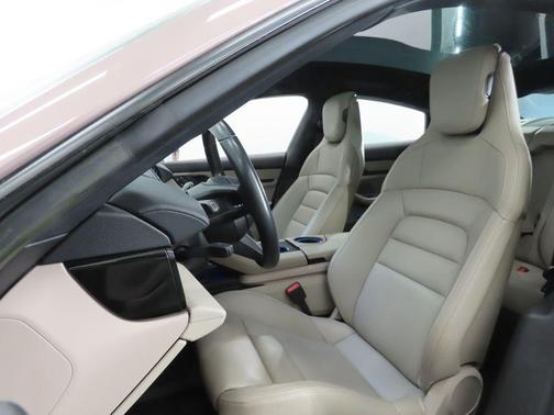 2022 Porsche Taycan Base