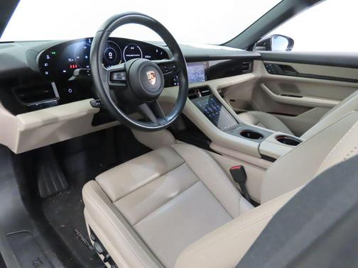 2023 Porsche Taycan 