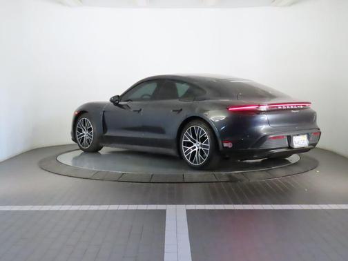 2023 Porsche Taycan 