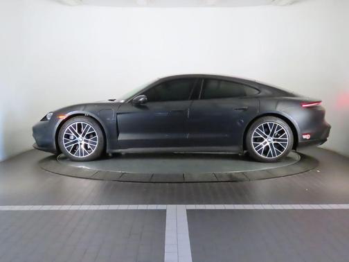 2023 Porsche Taycan 
