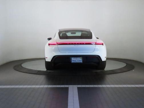 2023 Porsche Taycan 