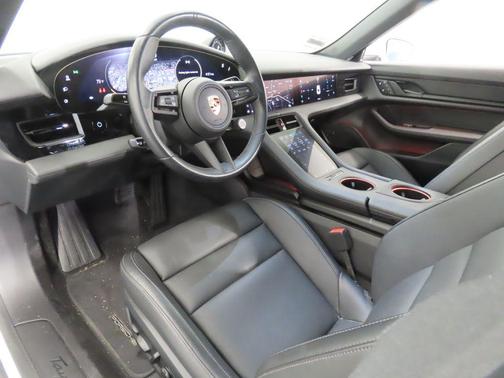 2023 Porsche Taycan 