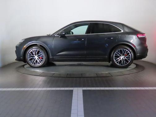 2025 Porsche Macan 4S