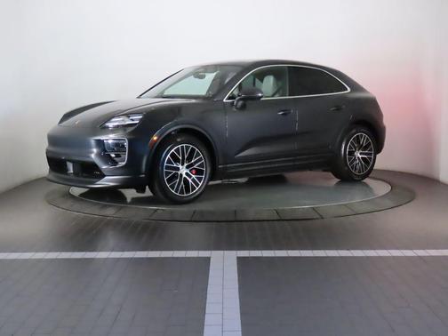 2025 Porsche Macan 4S