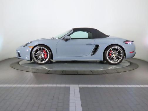 2024 Porsche 718 Boxster S