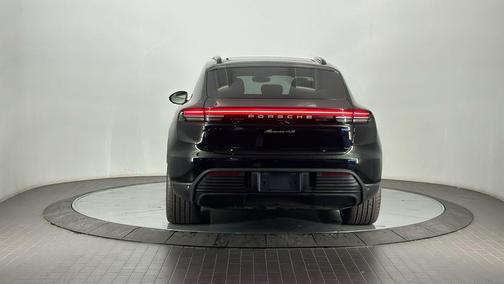 2025 Porsche Macan 4S