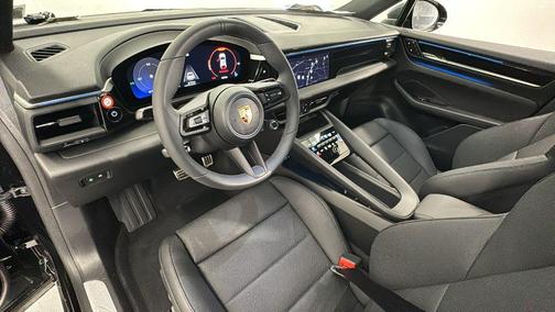 2025 Porsche Macan 4S