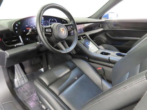 2022 Porsche Taycan 