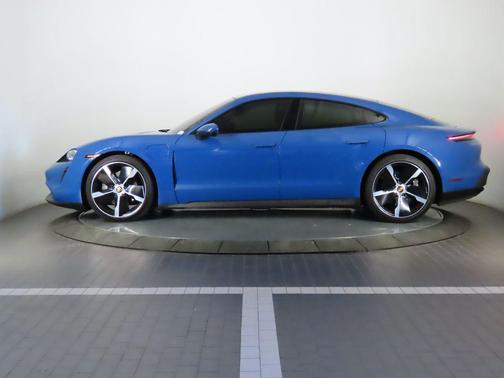 2022 Porsche Taycan 