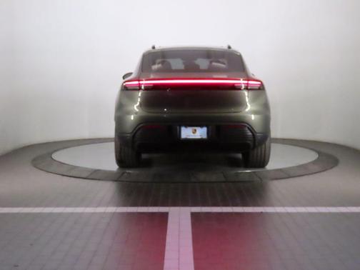 2025 Porsche Macan 4