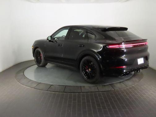 2026 Porsche Cayenne GTS