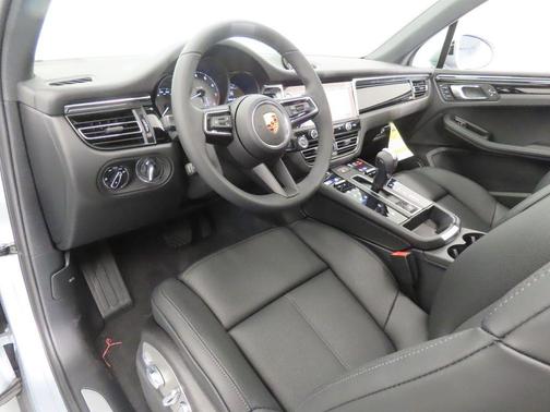 Dolomite Silver Metallic 2026 Porsche Macan S