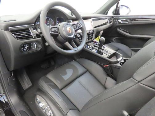 Jet Black Metallic 2026 Porsche Macan Base