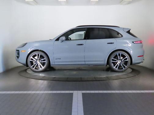 2026 Porsche Cayenne GTS