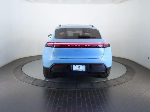 Frozen Blue 2026 Porsche Macan 4