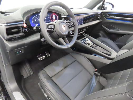 2025 Porsche Macan 4S