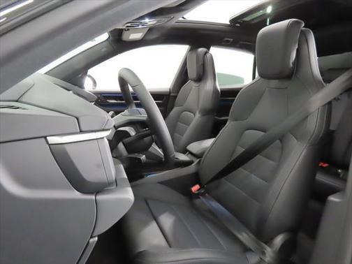 2025 Porsche Macan 4S