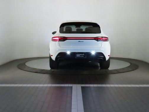 2022 Porsche Macan