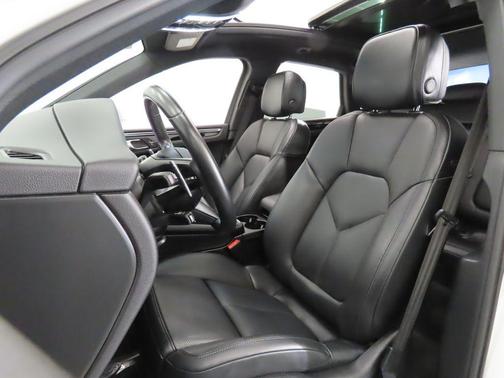 2022 Porsche Macan