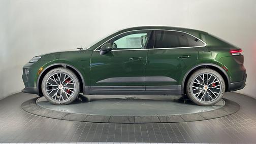 2025 Porsche Macan 4S