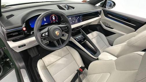 2025 Porsche Macan 4S