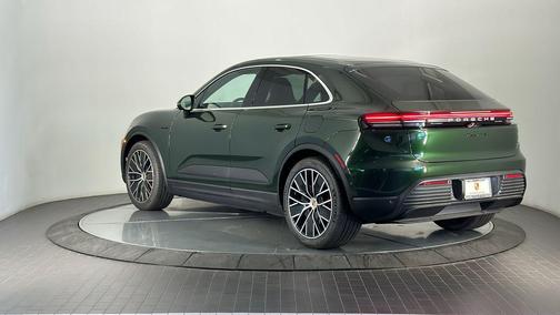 2025 Porsche Macan 4S