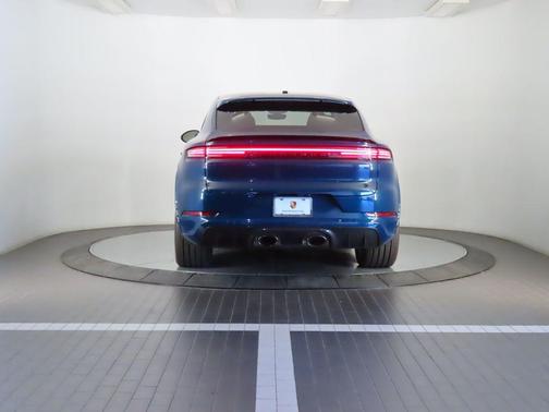 2025 Porsche Cayenne GTS