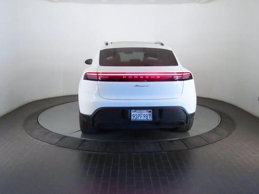 2024 Porsche Macan 4