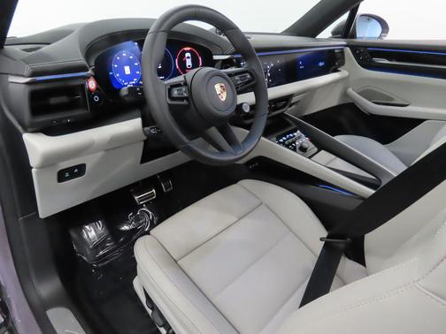 2025 Porsche Macan 4S
