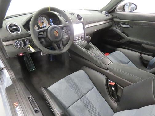 2025 Porsche 718 Cayman GT4 RS