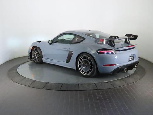 2025 Porsche 718 Cayman GT4 RS