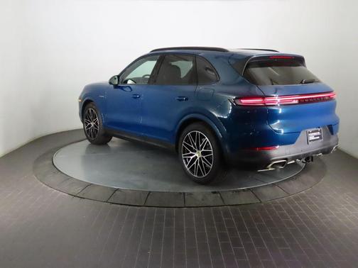 2026 Porsche Cayenne AWD