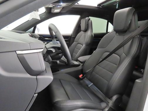 Ice Grey Metallic 2026 Porsche Macan Base