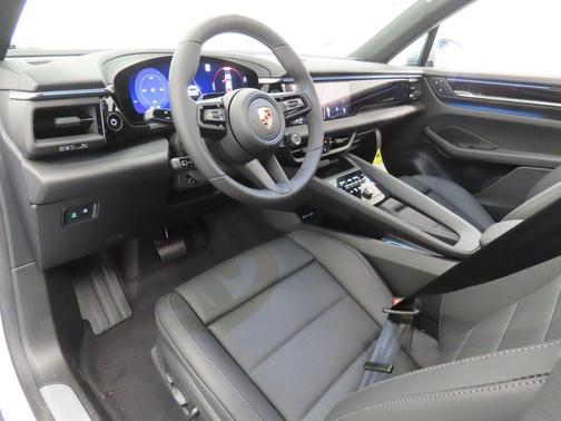 Ice Grey Metallic 2026 Porsche Macan Base